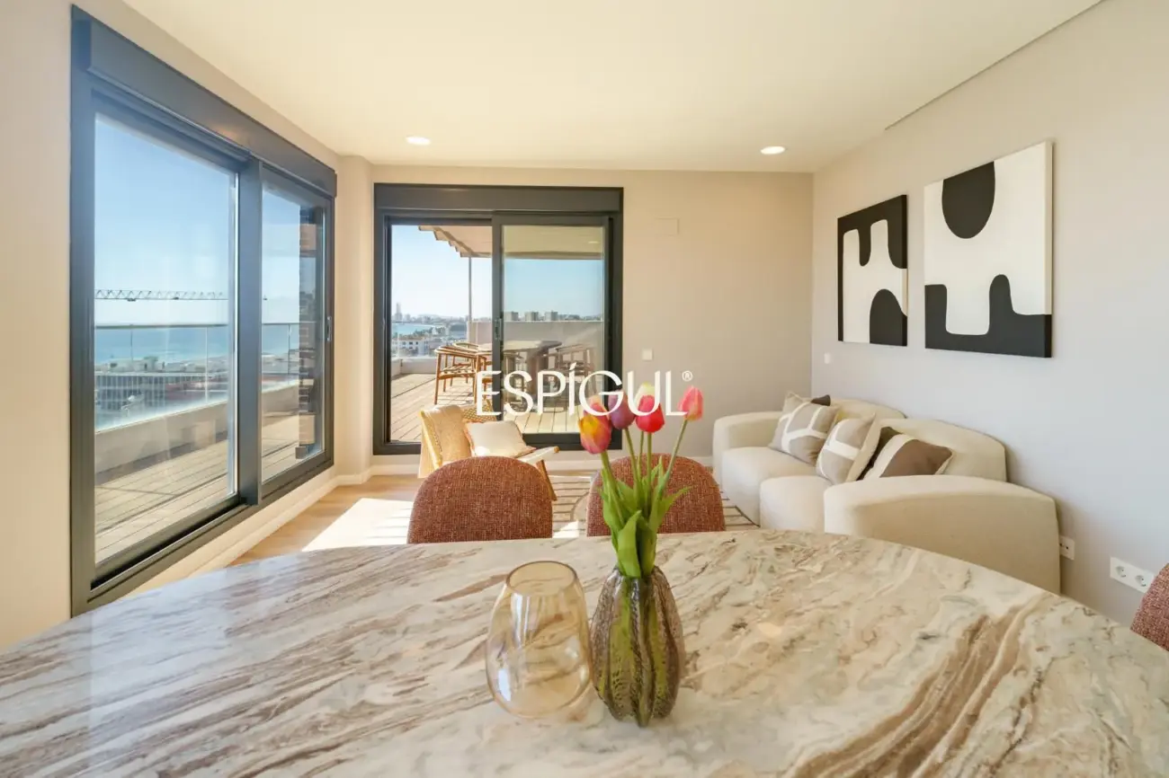 Exclusivo ático con espectaculares vistas al mar y a Barcelona, a 200m de la playa en Montgat