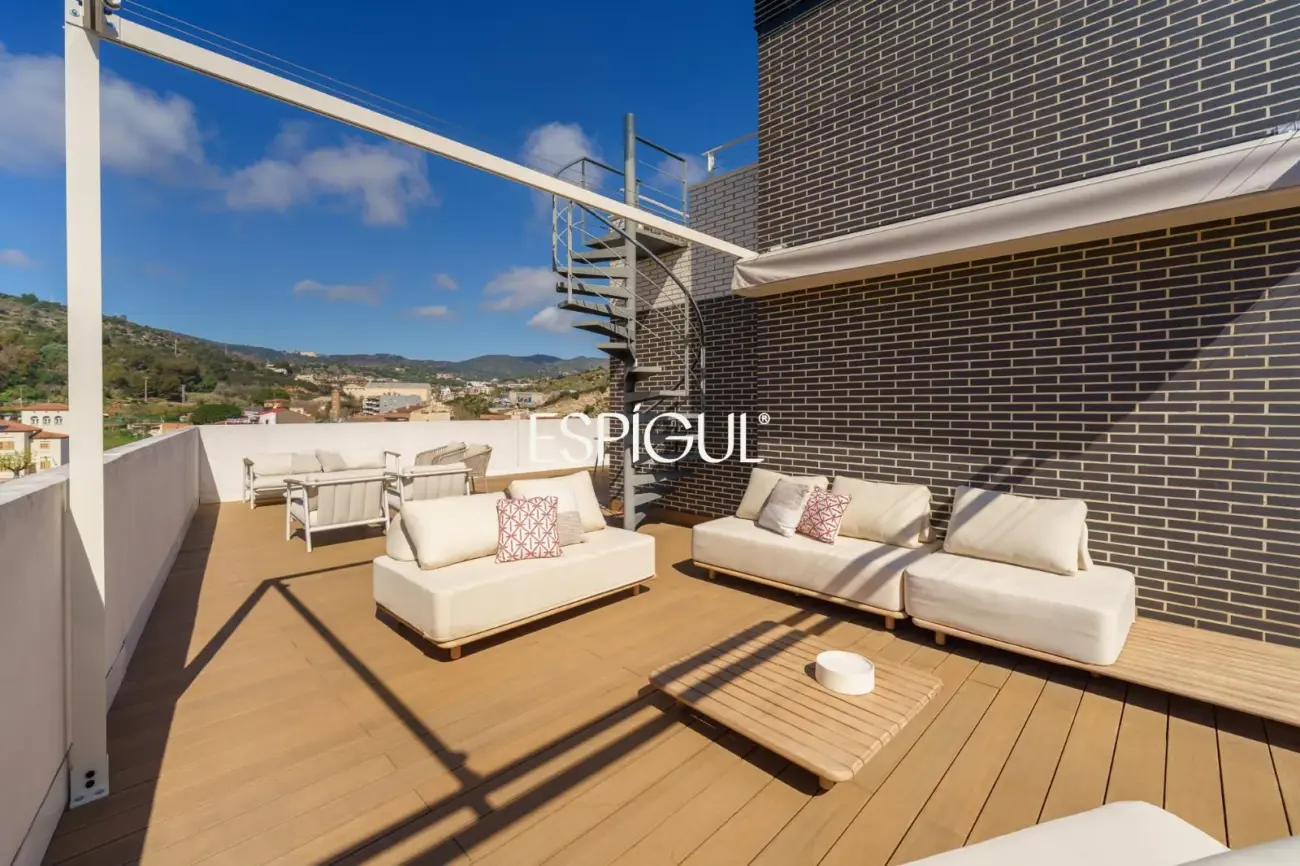 Exclusivo ático con espectaculares vistas al mar y a Barcelona, a 200m de la playa en Montgat