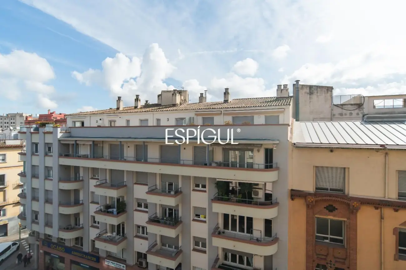 Fantastic fully renovated apartment in the center of Girona