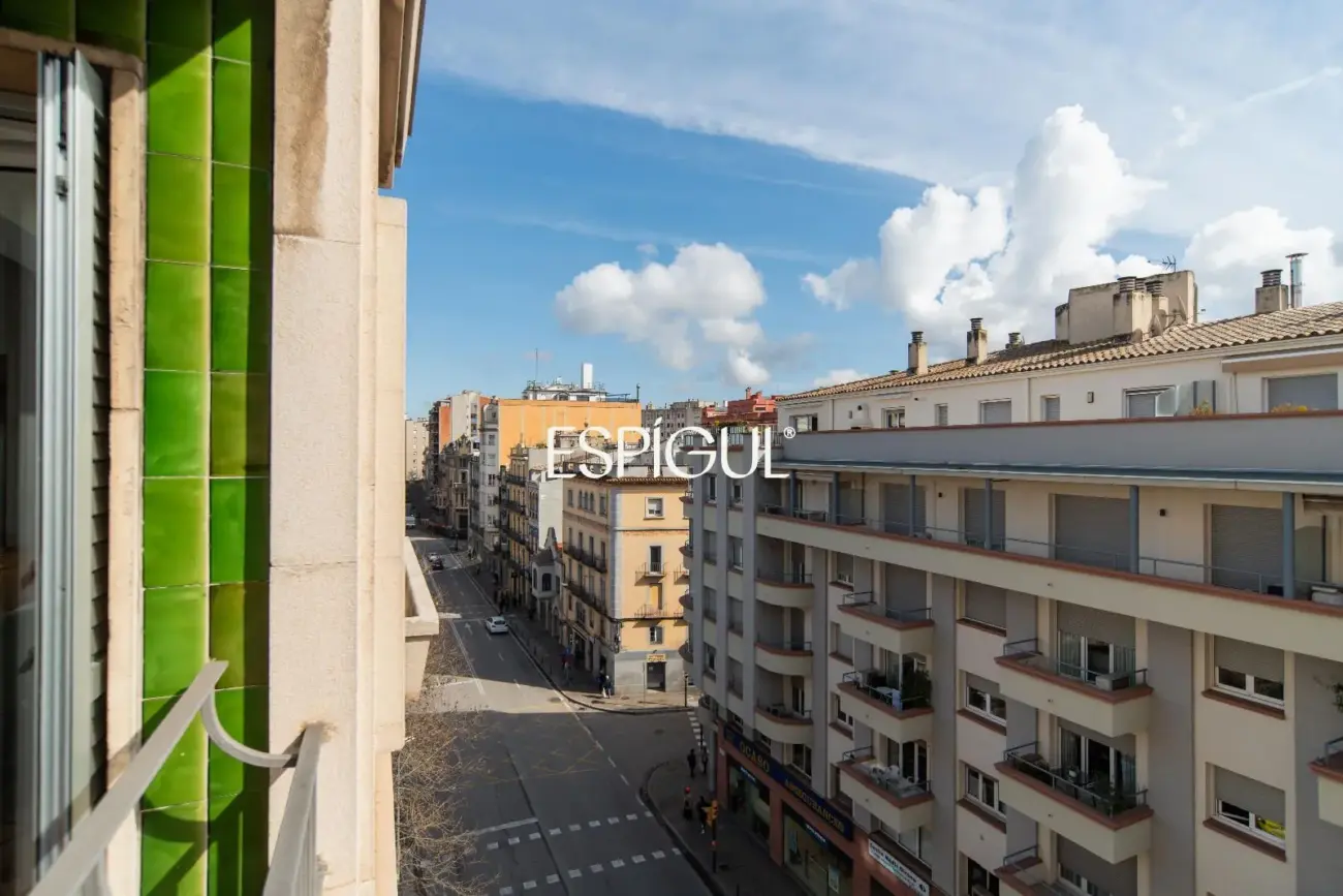 Fantastic fully renovated apartment in the center of Girona