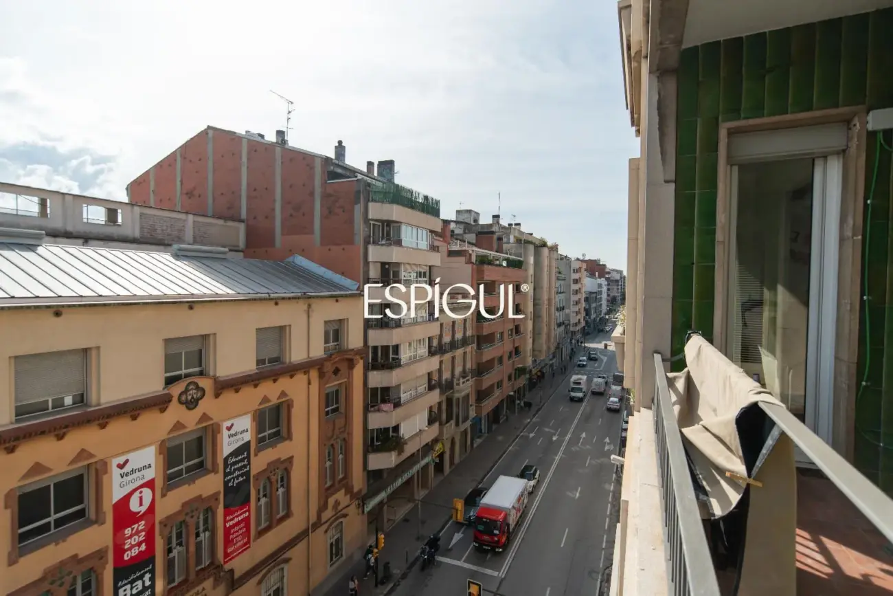 Fantastic fully renovated apartment in the center of Girona