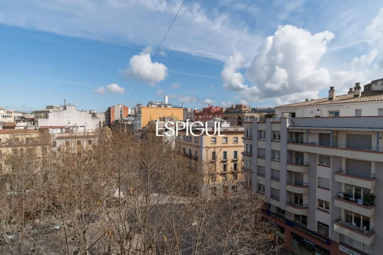Fantastic fully renovated apartment in the center of Girona
