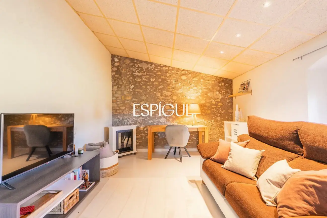 Masia en Sant Gregori con 1 hectárea de terreno