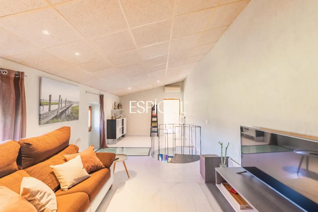 Masia en Sant Gregori con 1 hectárea de terreno