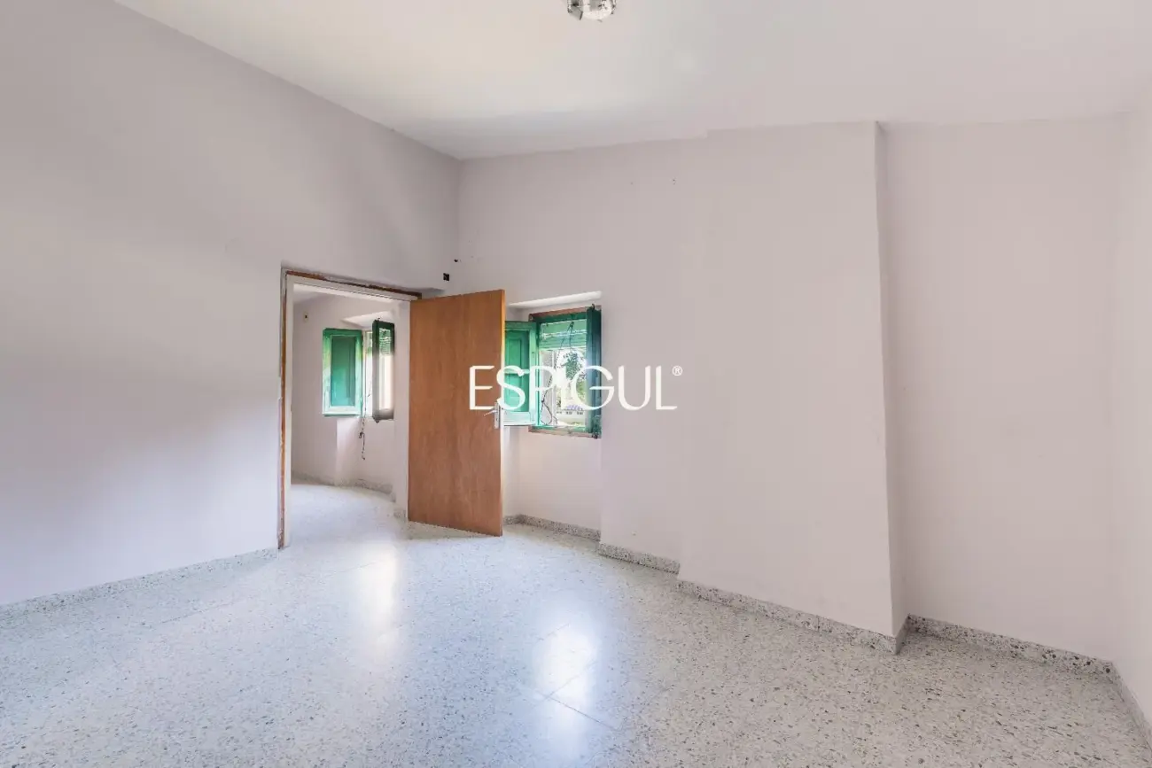 Masia en Sant Gregori con 1 hectárea de terreno