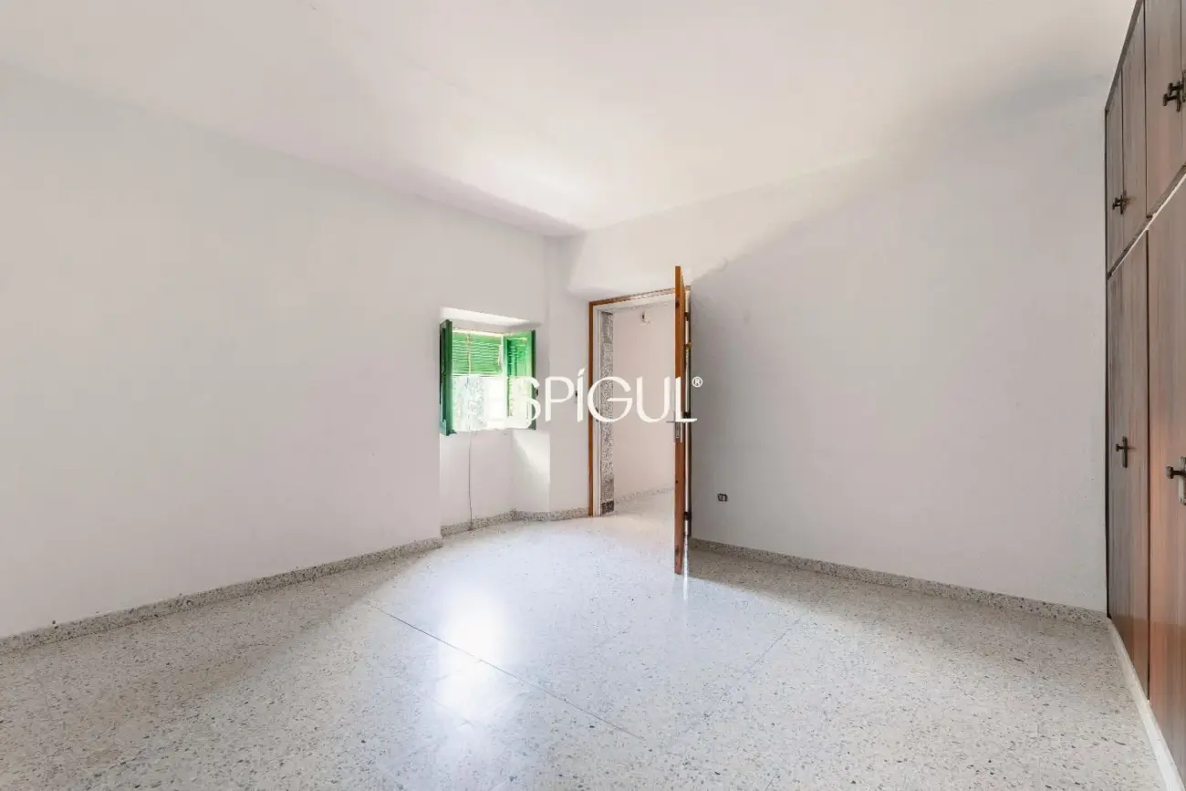 Masia en Sant Gregori con 1 hectárea de terreno