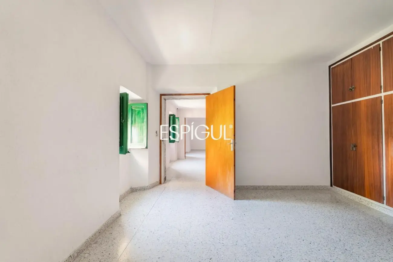 Masia en Sant Gregori con 1 hectárea de terreno