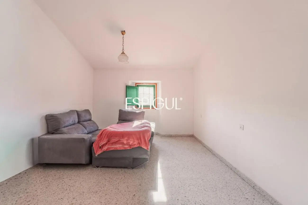 Masia en Sant Gregori con 1 hectárea de terreno