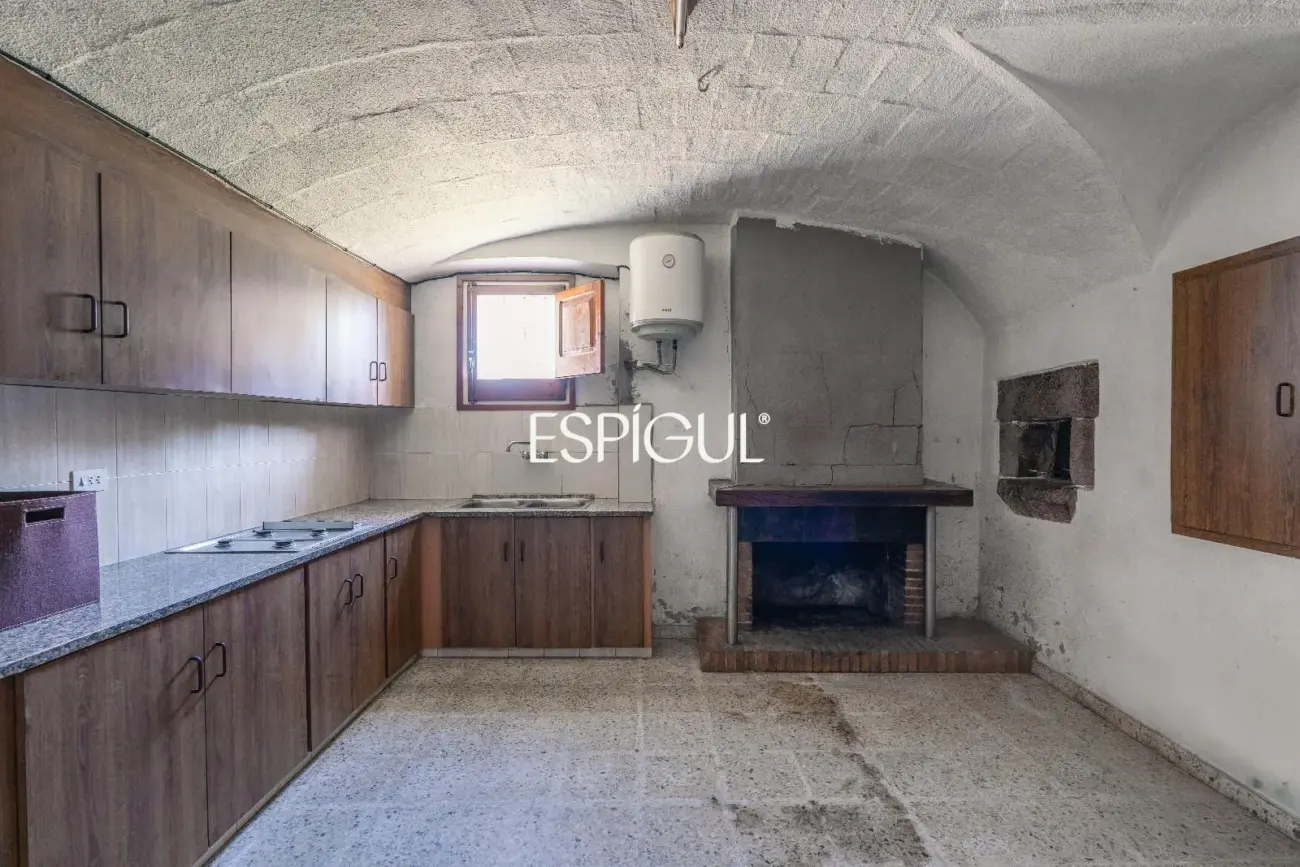 Masia en Sant Gregori con 1 hectárea de terreno