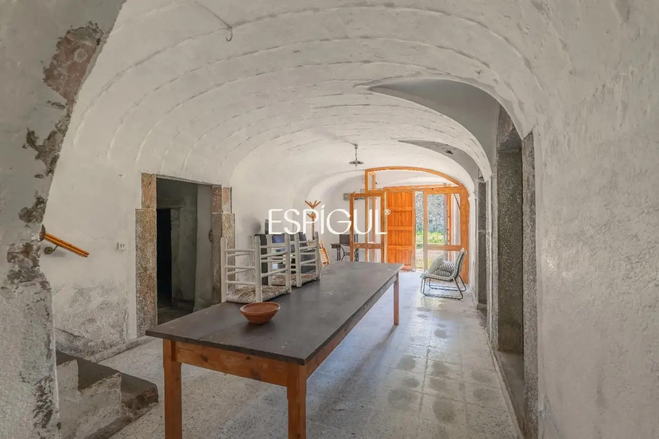 Masia en Sant Gregori con 1 hectárea de terreno