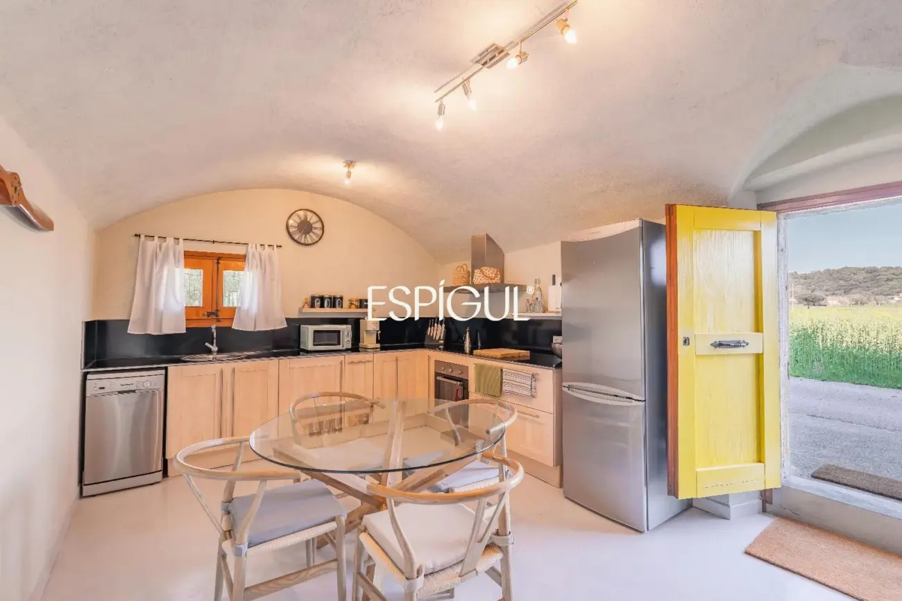 Masia en Sant Gregori con 1 hectárea de terreno