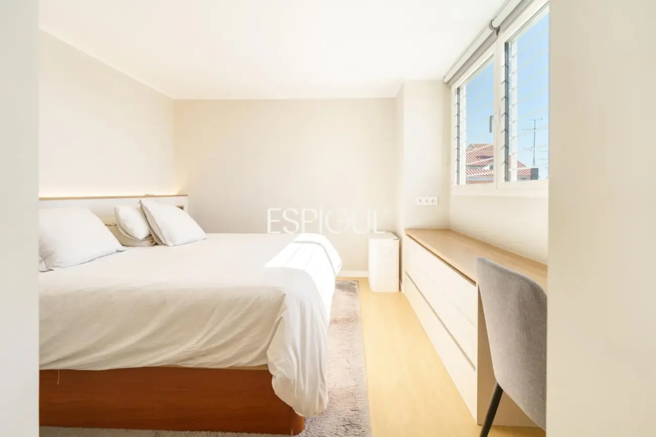 Piso con magnífica terraza a tres vientos totalmente reformado en l’Eixample.