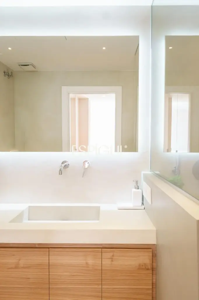 Piso con magnífica terraza a tres vientos totalmente reformado en l’Eixample.