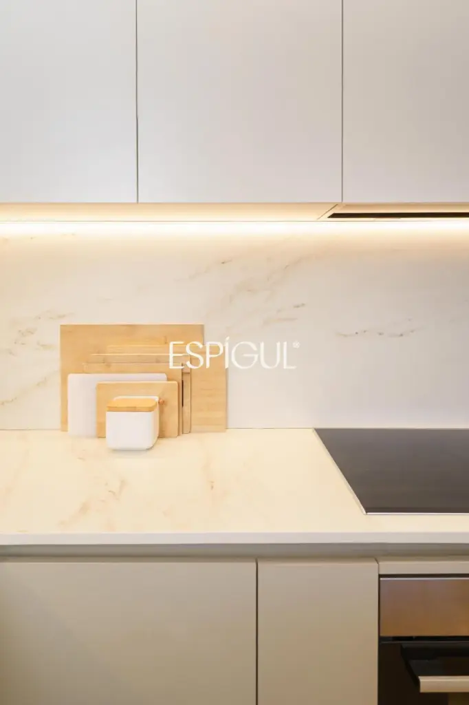 Piso con magnífica terraza a tres vientos totalmente reformado en l’Eixample.