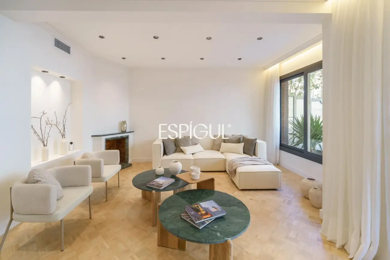 Piso totalmente reformado en venta en Enric Granados