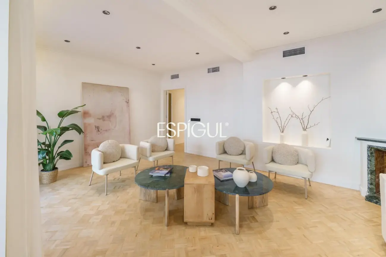 Piso totalmente reformado en venta en Enric Granados