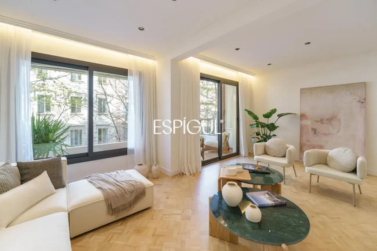 Piso totalmente reformado en venta en Enric Granados