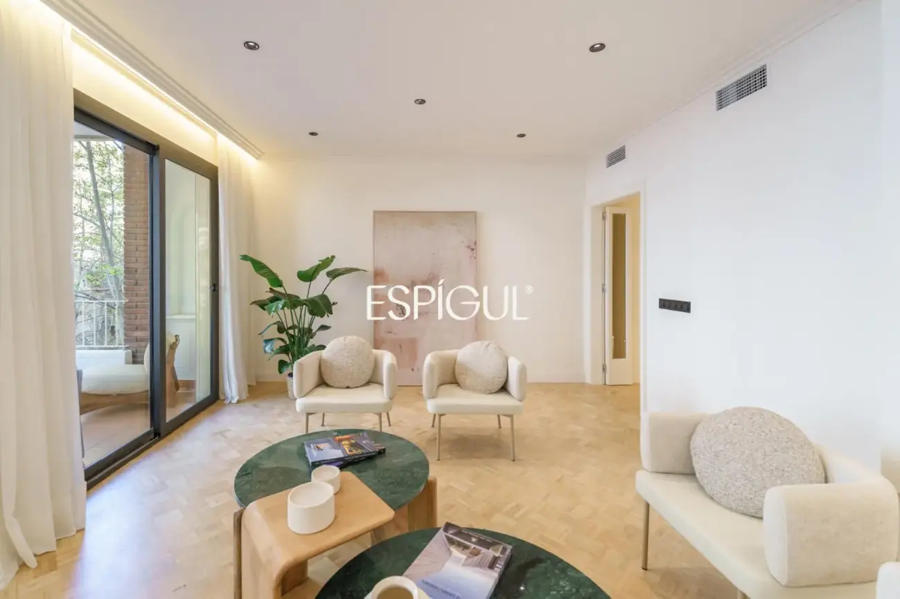 Piso totalmente reformado en venta en Enric Granados