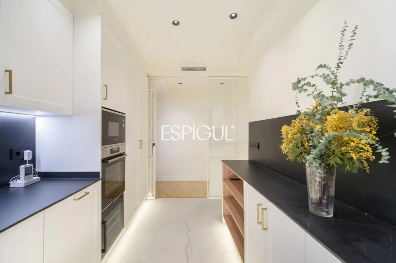 Piso totalmente reformado en venta en Enric Granados