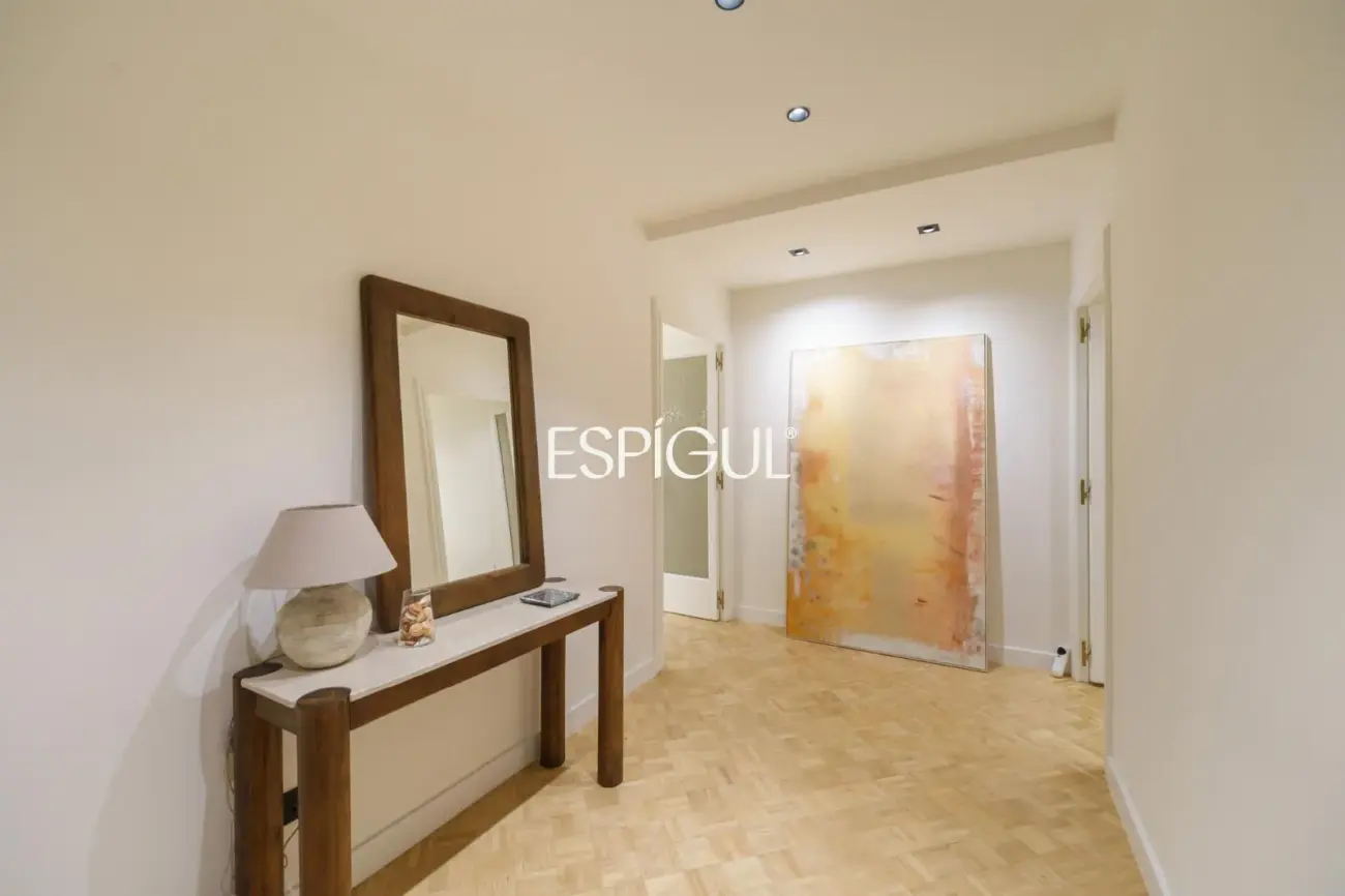 Piso totalmente reformado en venta en Enric Granados