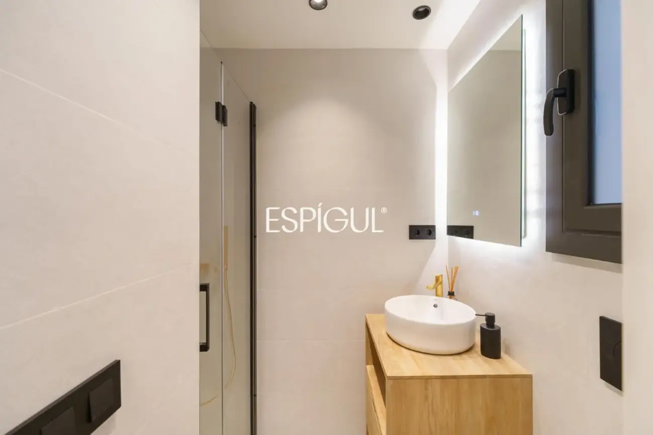 Piso totalmente reformado en venta en Enric Granados