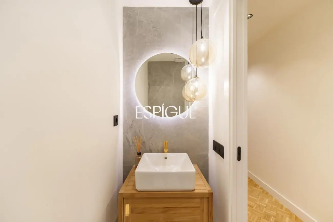 Piso totalmente reformado en venta en Enric Granados