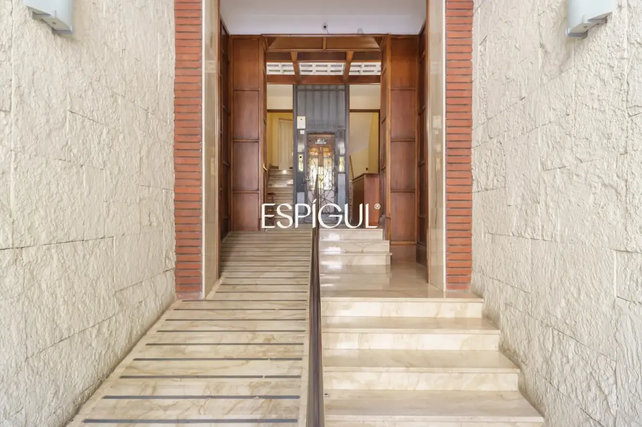 Piso totalmente reformado en venta en Enric Granados