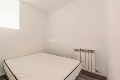 1-bedroom apartment in central Girona with a large terrace, ideal for investors