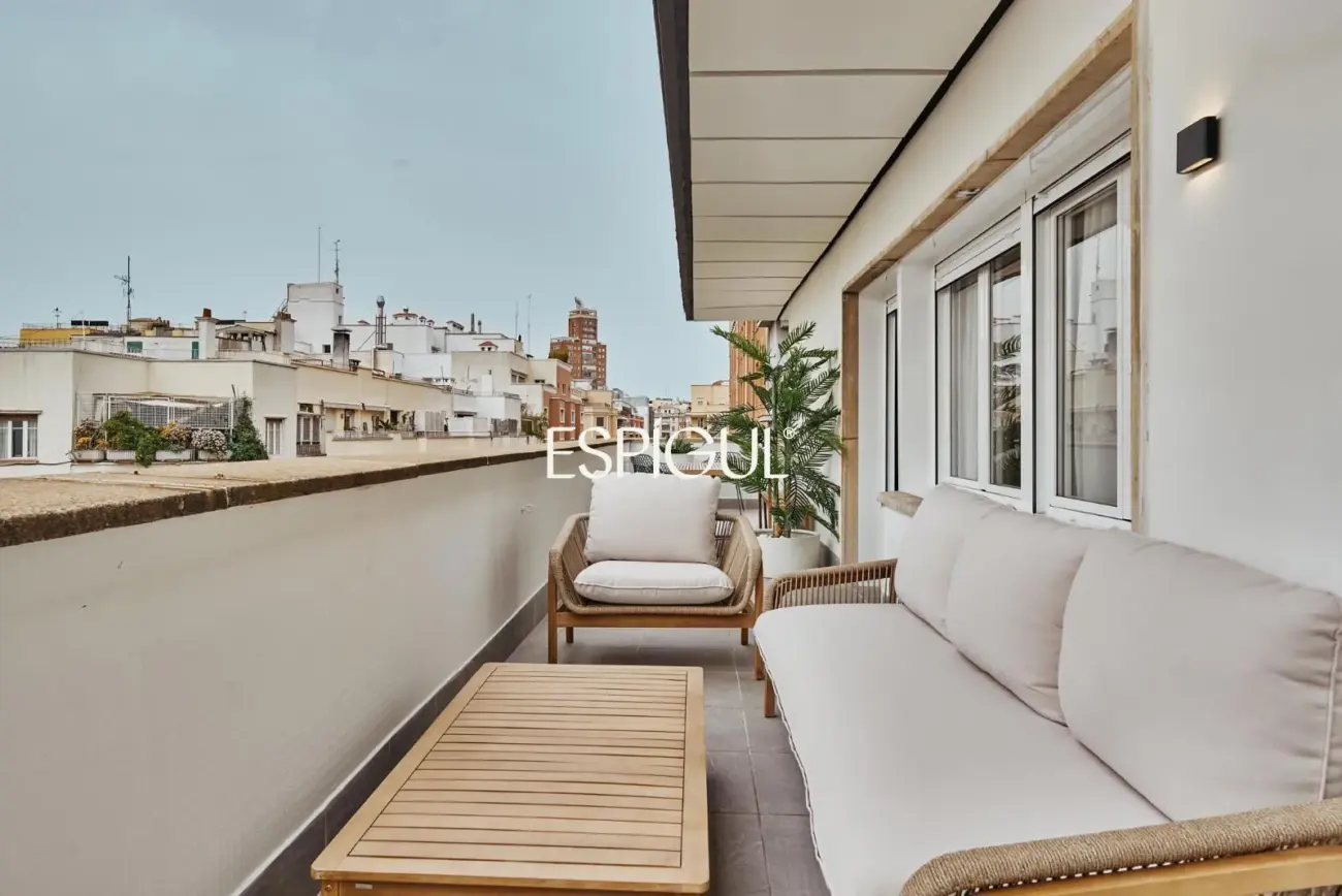 Piso en venta barrio de Salamanca, Lista con terraza y recién reformado