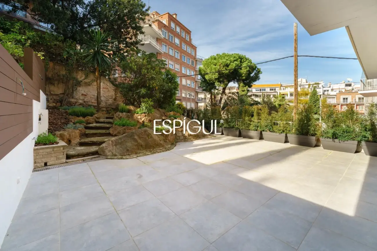 Piso en venta con terraza reformado en Calle de Ferran Valls i Taberner, Sant Gervasi-Galvany