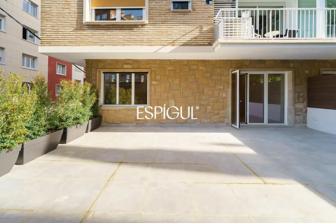 Piso en venta con terraza reformado en Calle de Ferran Valls i Taberner, Sant Gervasi-Galvany