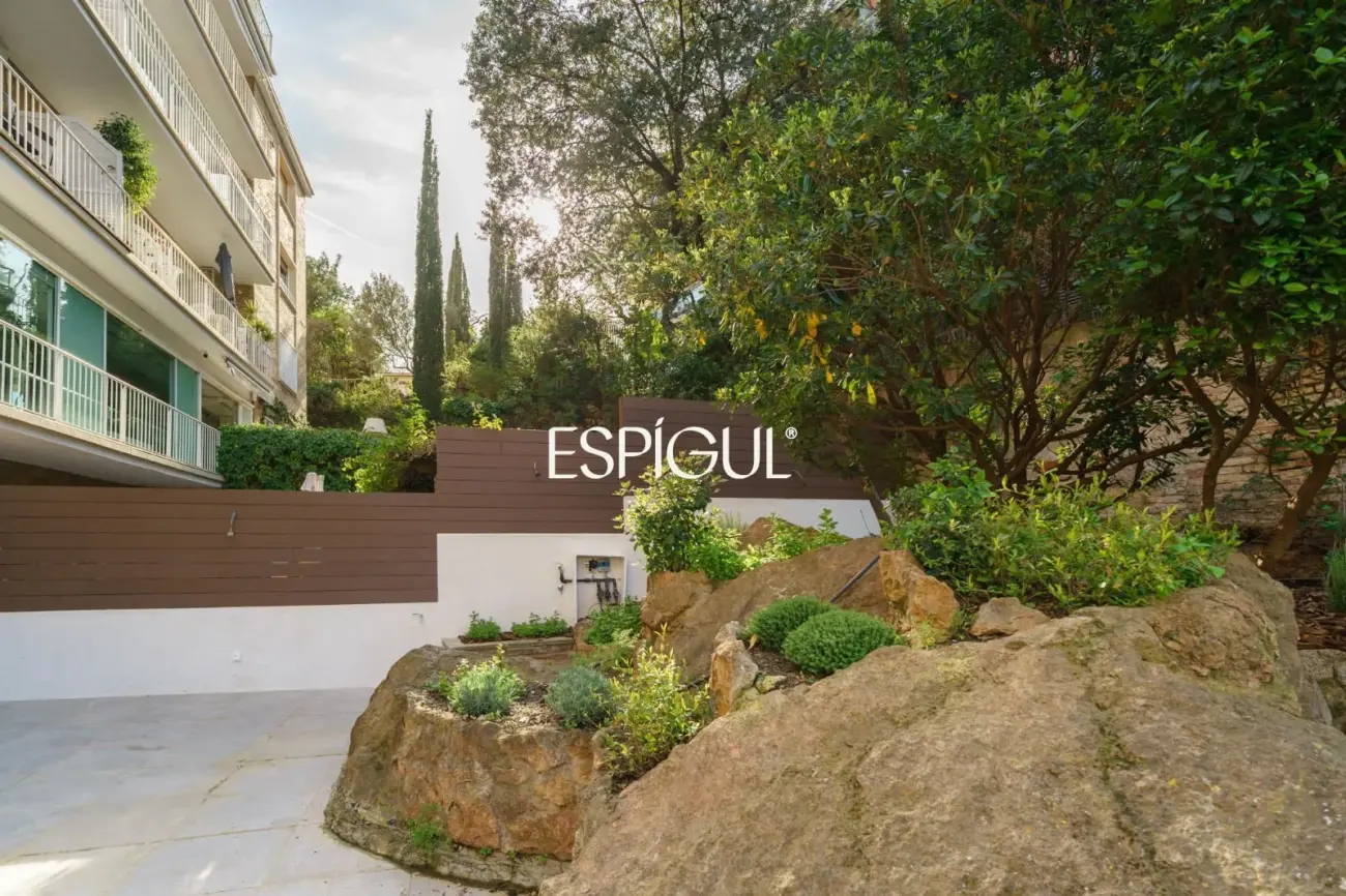 Piso en venta con terraza reformado en Calle de Ferran Valls i Taberner, Sant Gervasi-Galvany