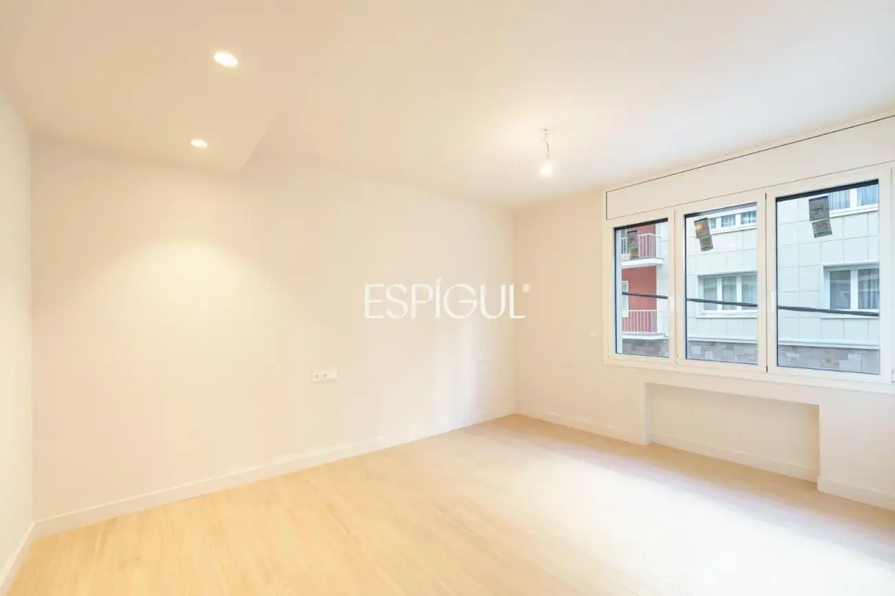 Piso en venta con terraza reformado en Calle de Ferran Valls i Taberner, Sant Gervasi-Galvany