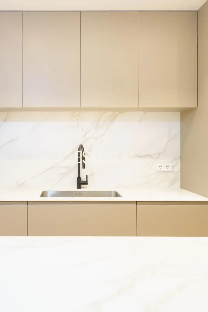 Piso en venta con terraza reformado en Calle de Ferran Valls i Taberner, Sant Gervasi-Galvany