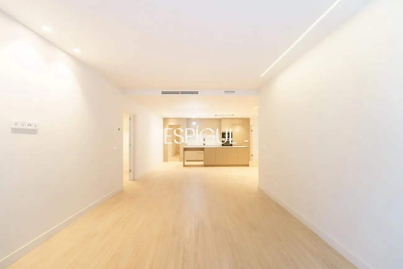 Piso en venta con terraza reformado en Calle de Ferran Valls i Taberner, Sant Gervasi-Galvany