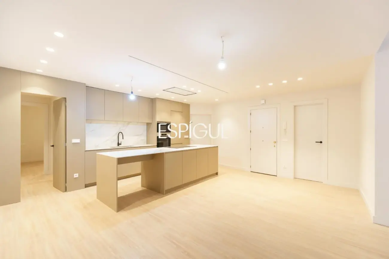 Piso en venta con terraza reformado en Calle de Ferran Valls i Taberner, Sant Gervasi-Galvany