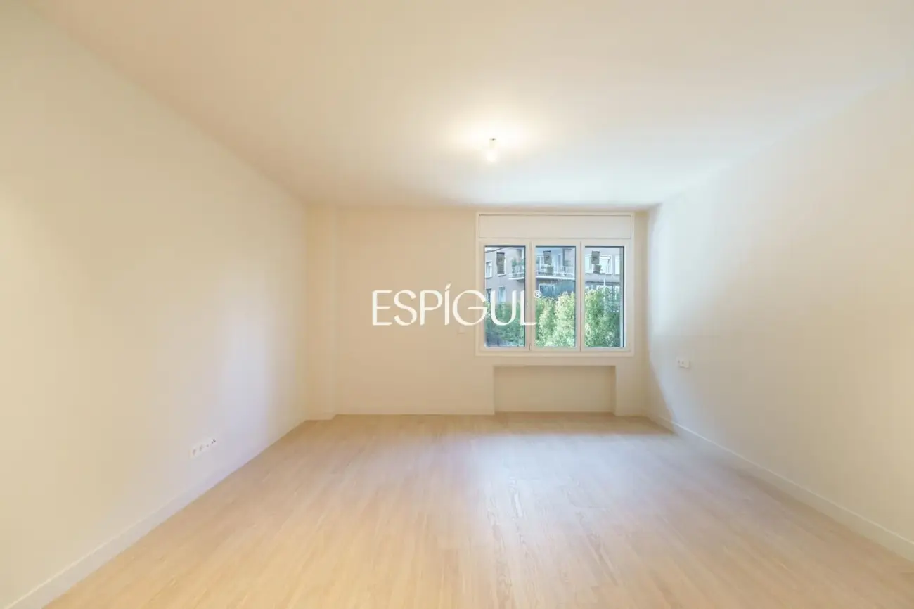 Piso en venta con terraza reformado en Calle de Ferran Valls i Taberner, Sant Gervasi-Galvany