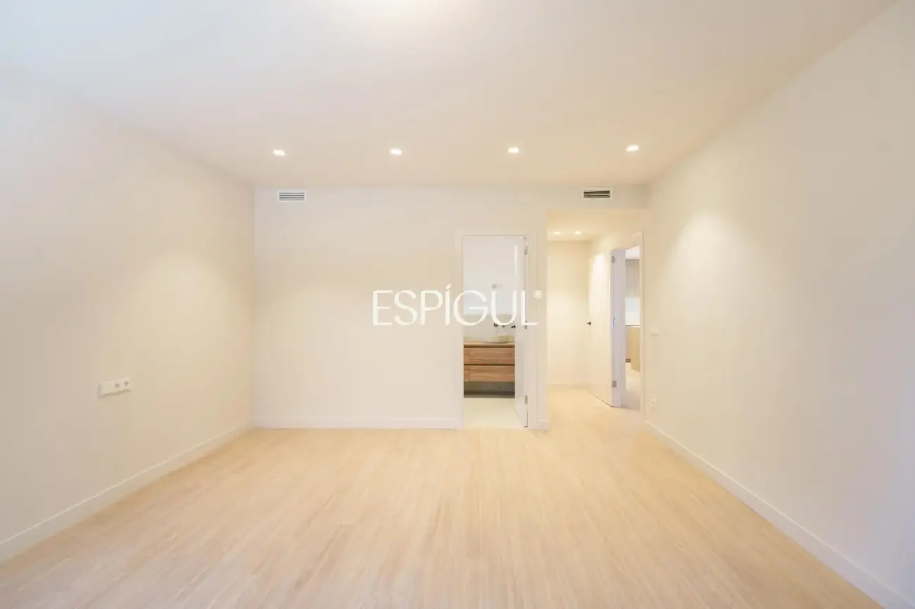 Piso en venta con terraza reformado en Calle de Ferran Valls i Taberner, Sant Gervasi-Galvany