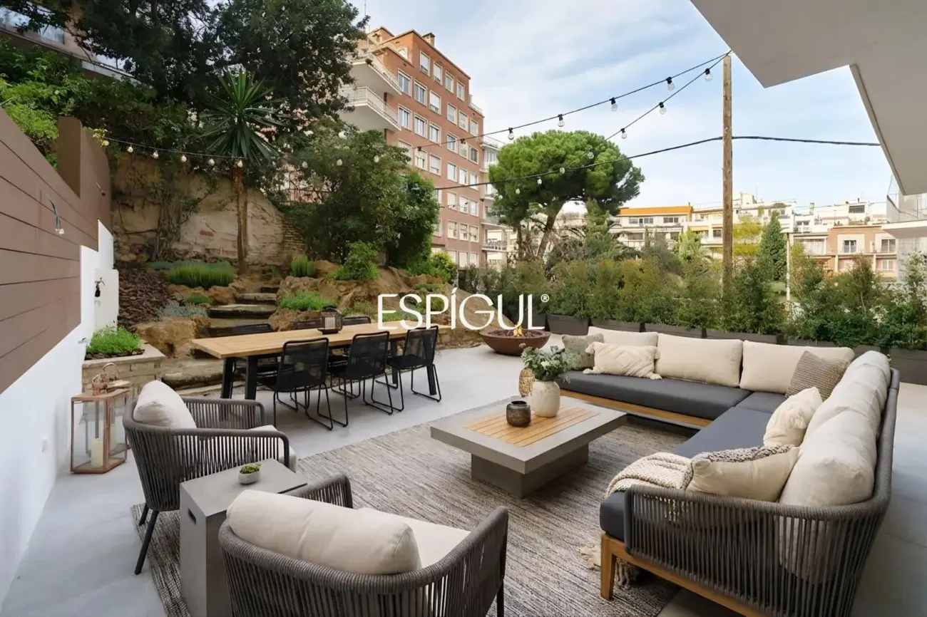 Piso en venta con terraza reformado en Calle de Ferran Valls i Taberner, Sant Gervasi-Galvany