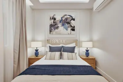 Exterior apartment for sale in Recoletos, Salamanca district.