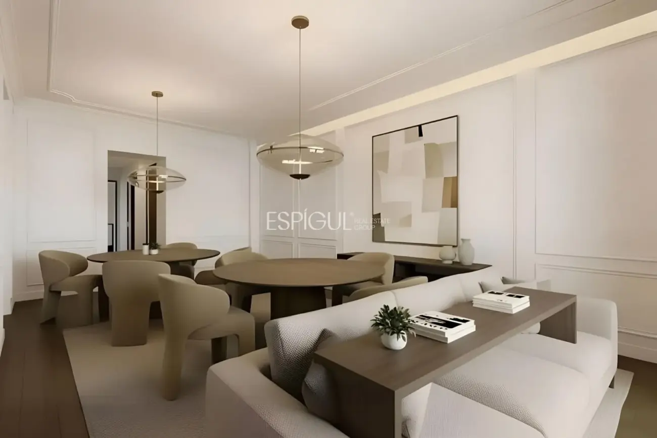 Exterior apartment for sale in Recoletos, Salamanca district.