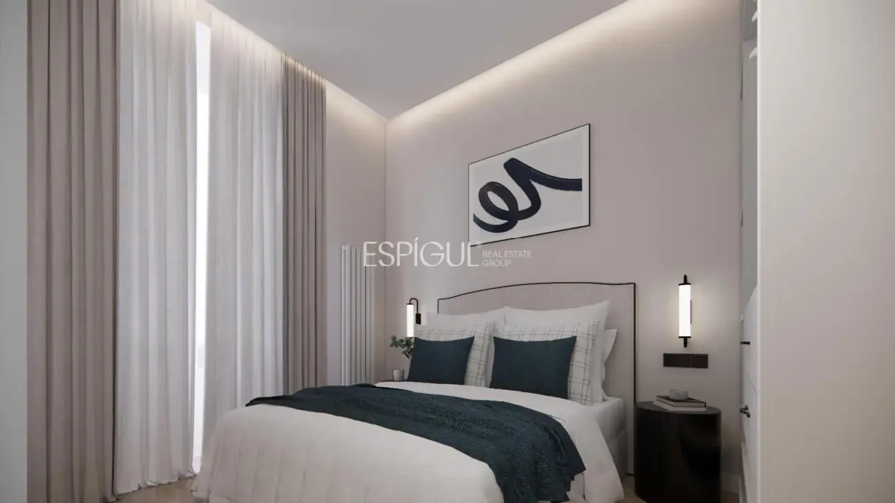 Exterior apartment for sale in Recoletos, Salamanca district.