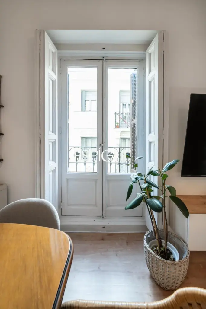 Bright apartment in the heart of Malasaña