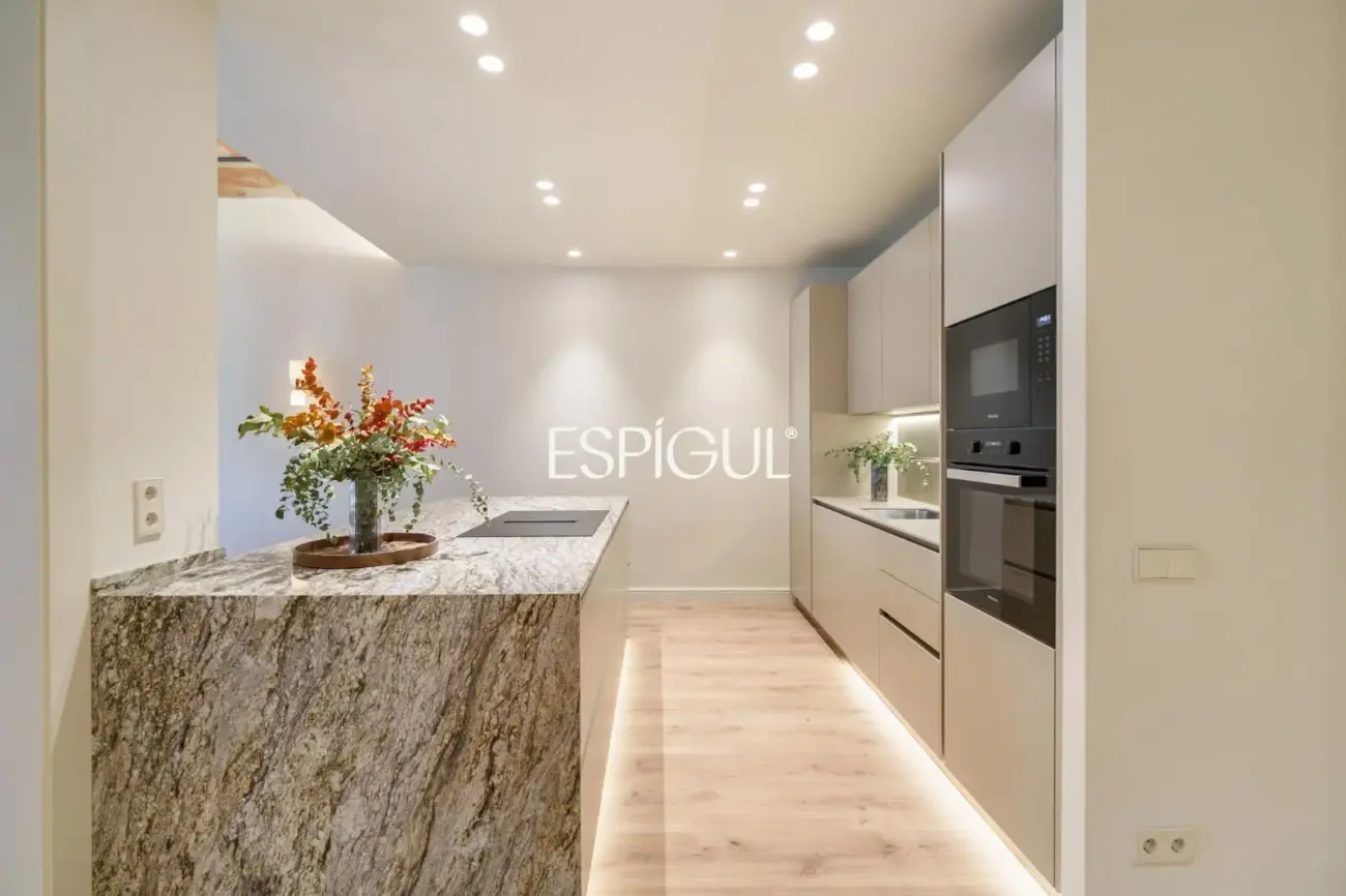 Piso reformado con carácter en la Dreta de l’Eixample junto a Paseo de Gràcia