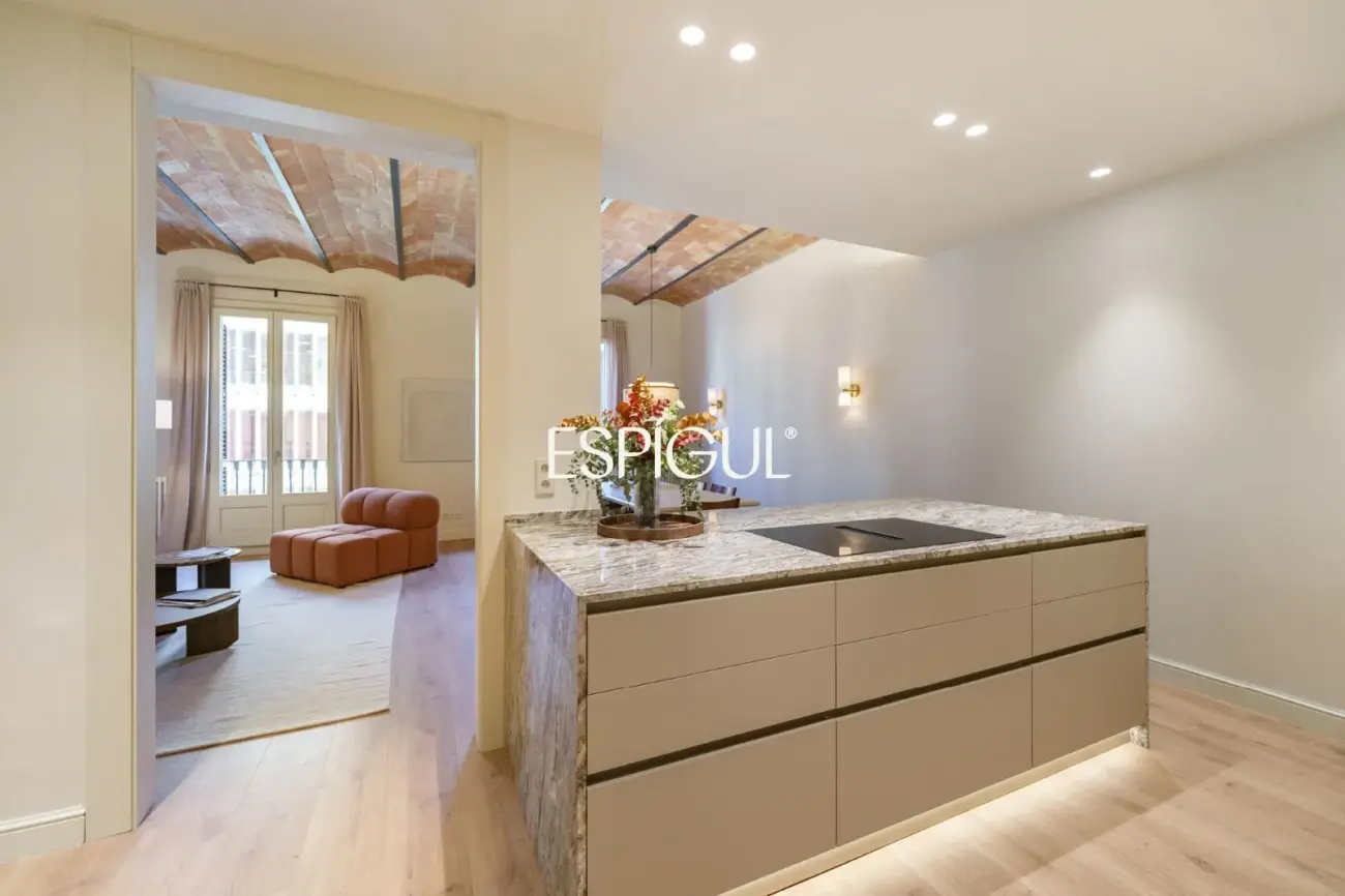 Piso reformado con carácter en la Dreta de l’Eixample junto a Paseo de Gràcia