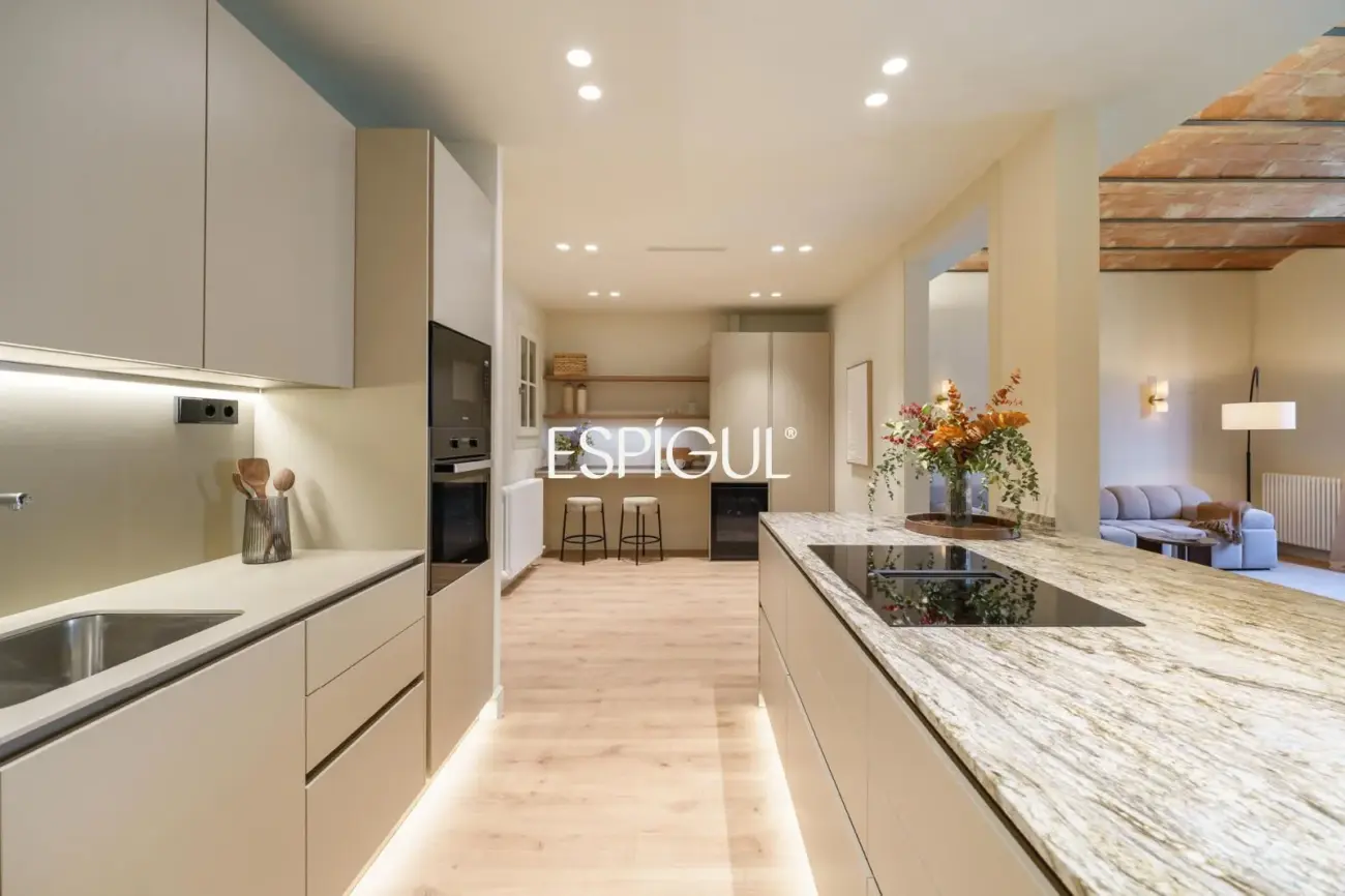 Piso reformado con carácter en la Dreta de l’Eixample junto a Paseo de Gràcia