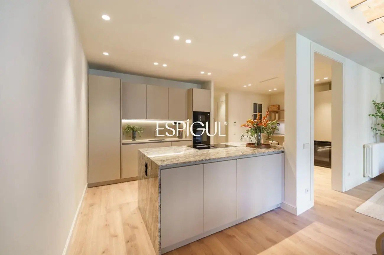 Piso reformado con carácter en la Dreta de l’Eixample junto a Paseo de Gràcia