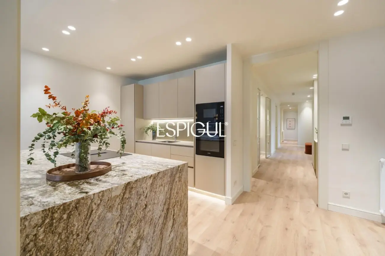 Piso reformado con carácter en la Dreta de l’Eixample junto a Paseo de Gràcia