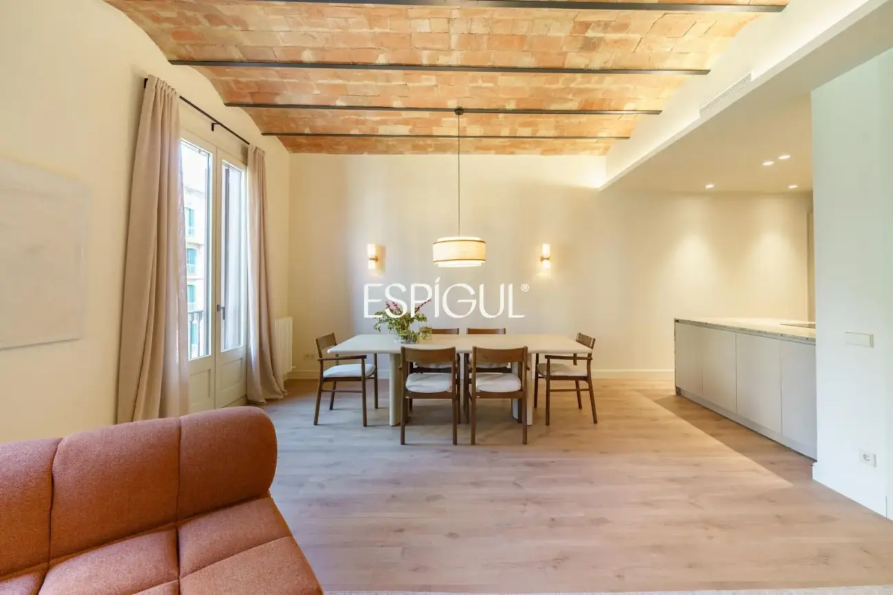 Piso reformado con carácter en la Dreta de l’Eixample junto a Paseo de Gràcia