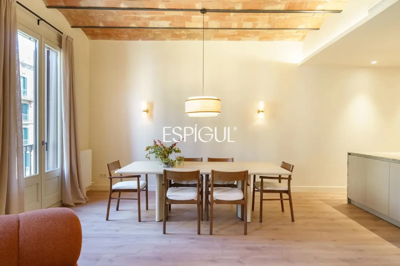 Piso reformado con carácter en la Dreta de l’Eixample junto a Paseo de Gràcia